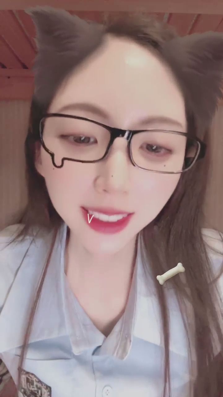ve_venus : 超近距離的愛心連發與飛吻，把滿滿的愛都送給你！😘❤️ #甜美 #飛吻 Babe