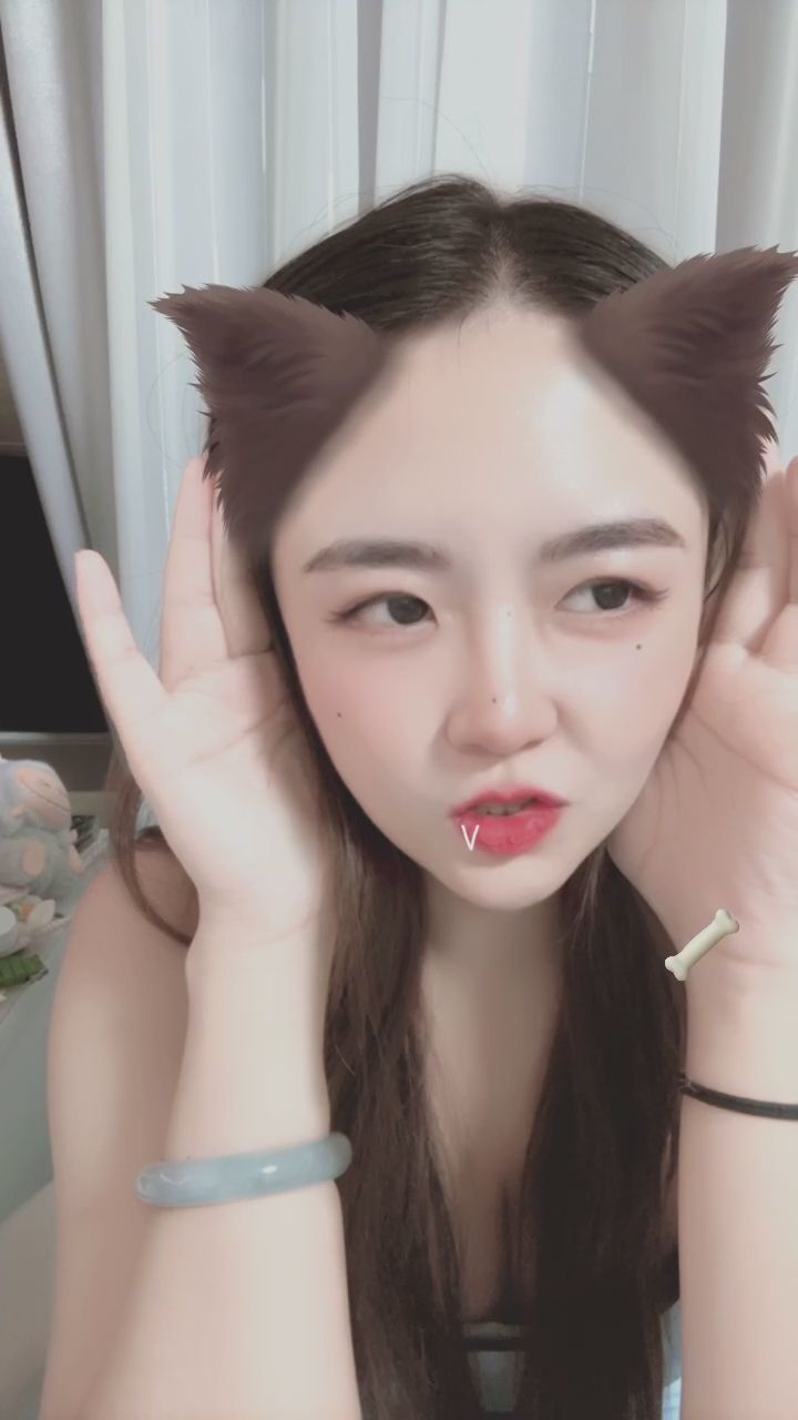 _bubble_ : 這波托腮殺與可愛連擊，你準備好接招了嗎？🐾💕 #貓耳娘 #托腮殺 #甜美互動