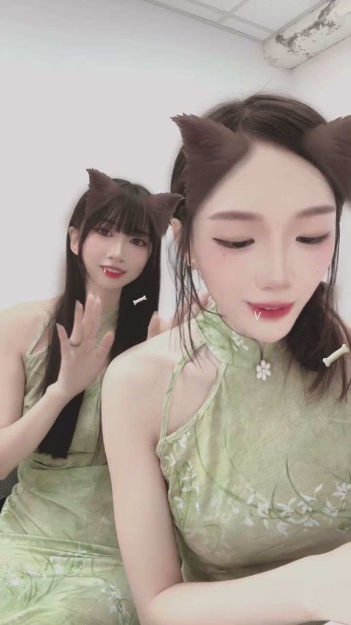  : 雙倍的可愛，雙倍的快樂！今天的心動額度已達標～🥰 #閨蜜 #比心 #日常