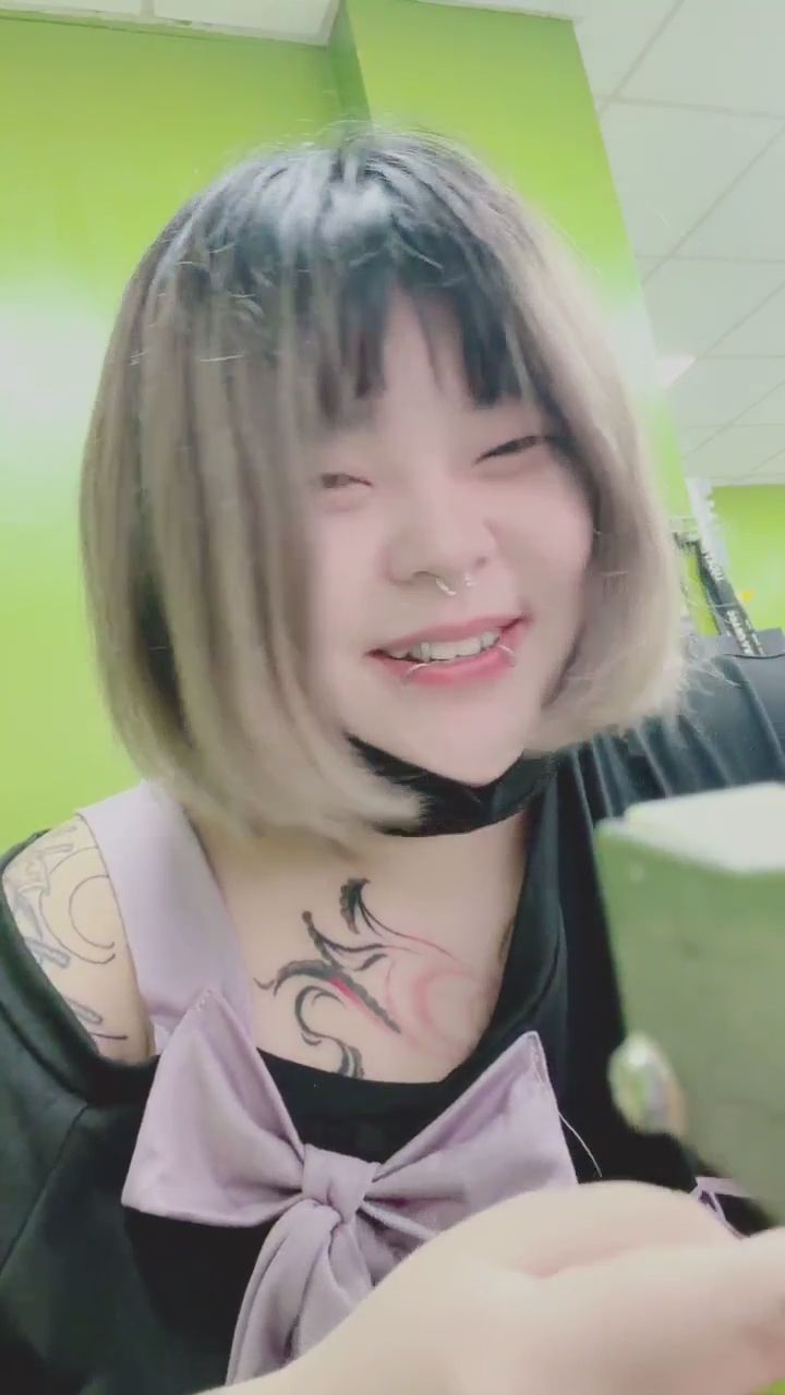 ananjay : 收到了我的專屬點讚了嗎？雙手比讚送給你！👍✨ #甜美 #比讚 #日常分享