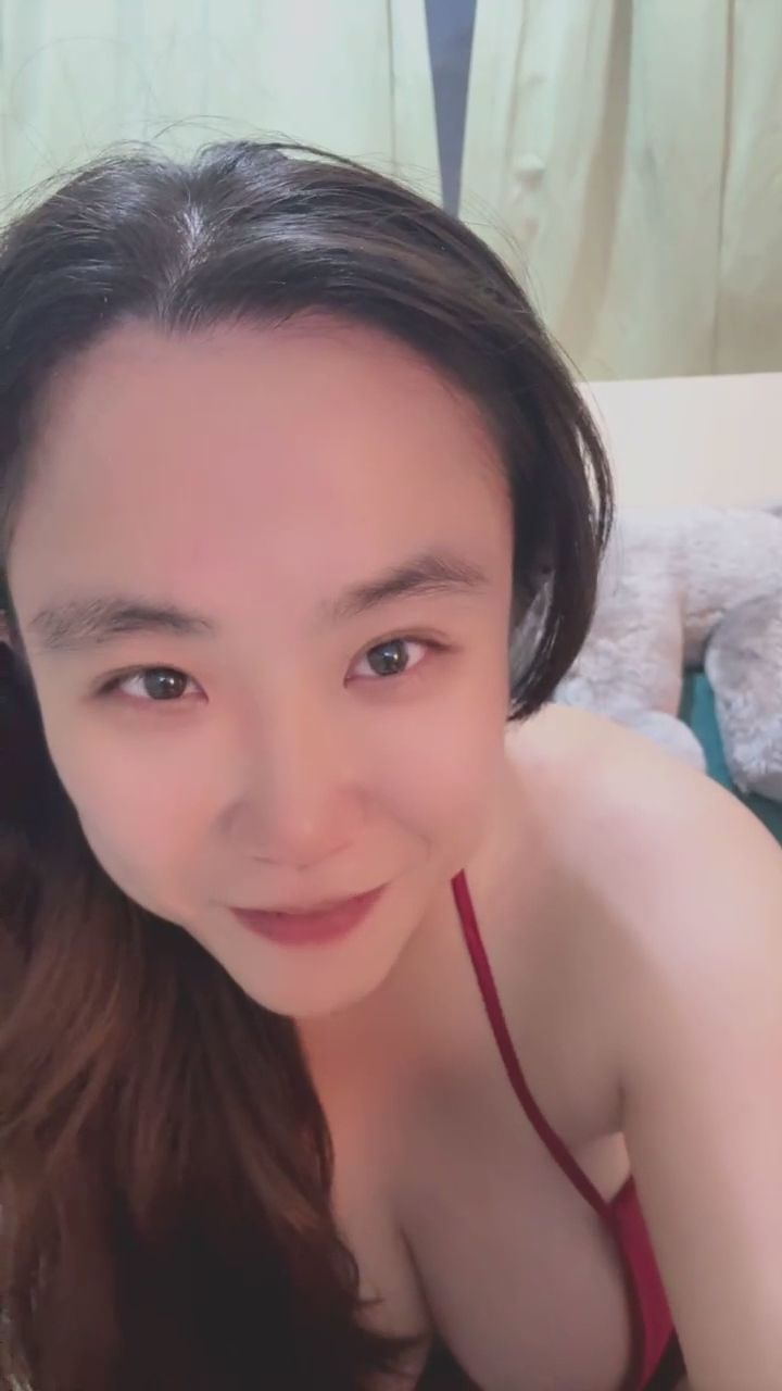  : 捕捉一隻調皮搗蛋的我！😜✨ #搞怪 #可愛 #性感日常 #放電