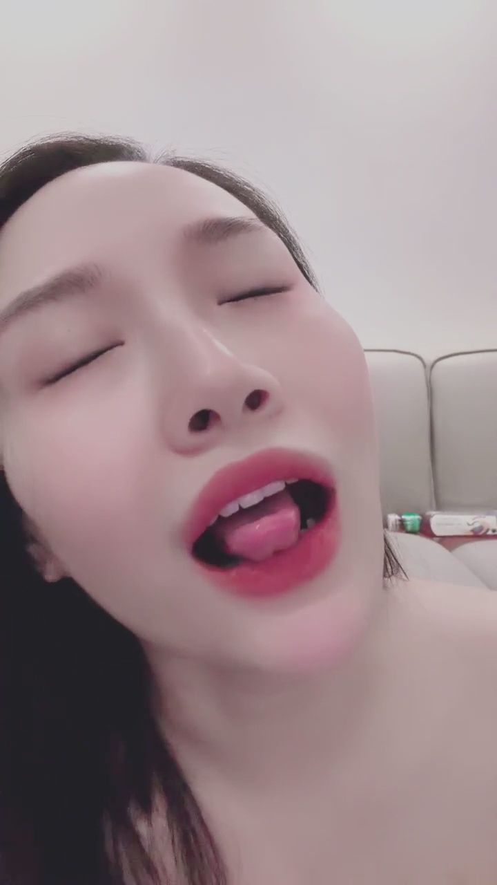  : 毫無保留的全裸展露，火辣揉捏挑戰誘惑極限！ #全裸福利 #揉乳 #性感挑逗