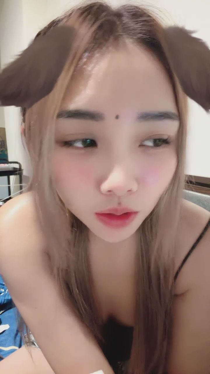  : 調皮小狗來報到！你接得住我的熱情嗎？👅🐶 #調皮 #吐舌 #親吻