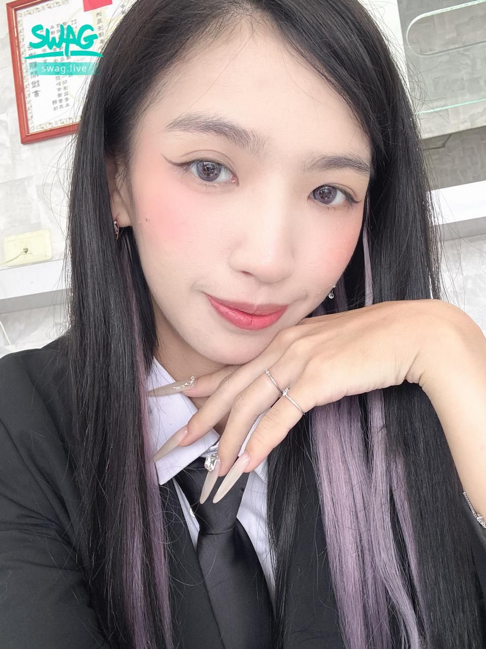 sexyellie : 小業務上班日常🫶