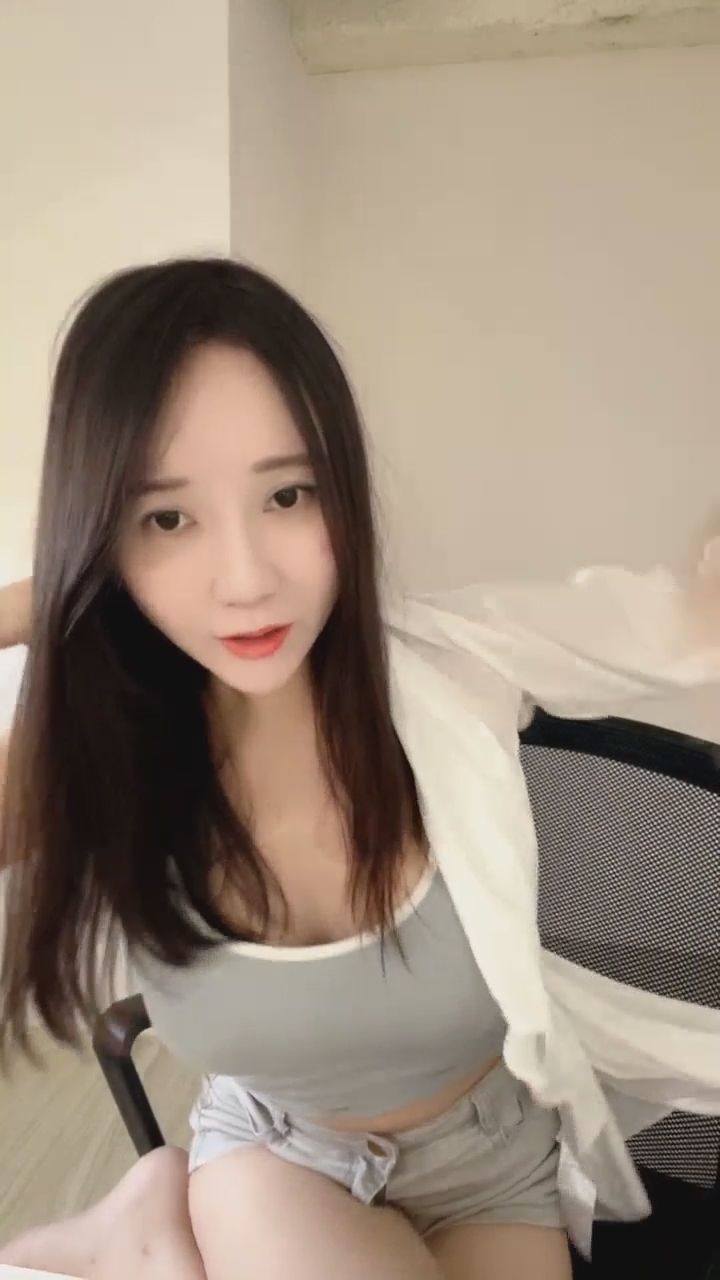  : 這慵懶的時刻，只想與你對視 ✨ #慵懶 #居家 #女友感 #心動