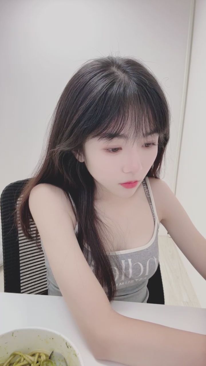 starry417 : 隨意撩個頭髮都能這麼迷人～這溫柔的凝視你接得住嗎？✨ #撩髮 #純慾 #女神日常