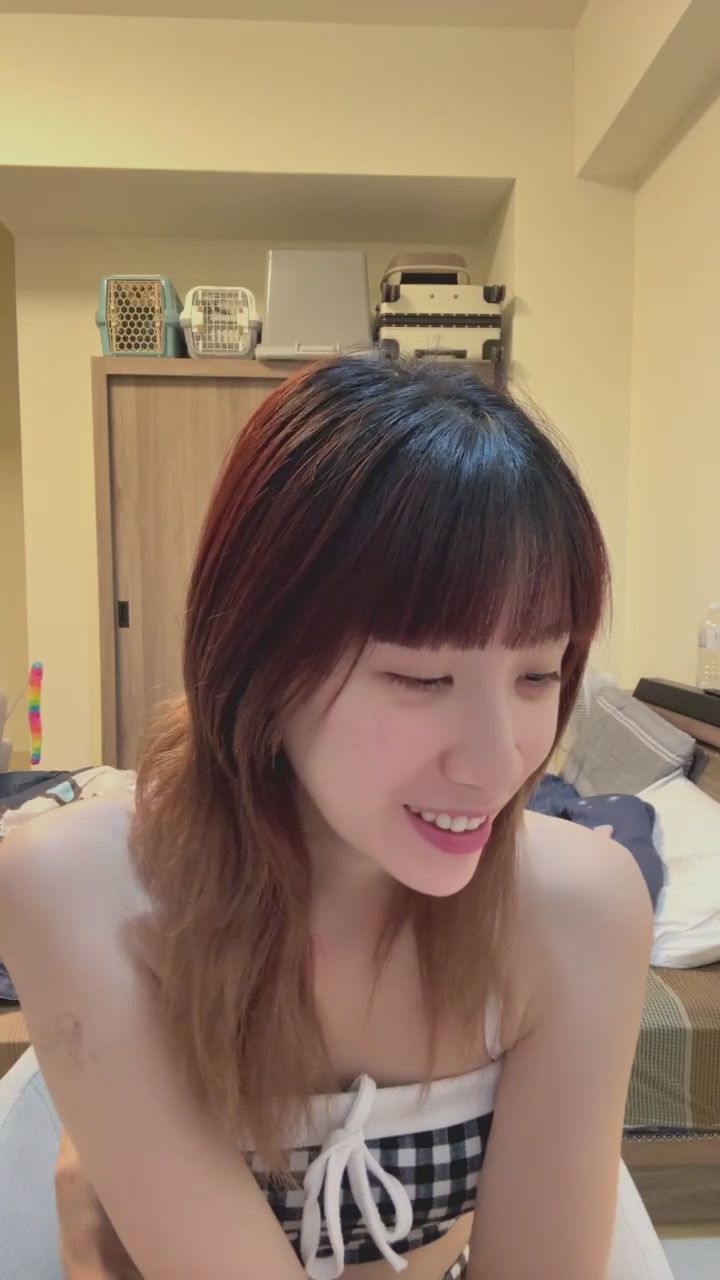  : 最喜歡看妳笑的樣子！甜美笑容與眼神交流讓人心跳加速 💖 #甜美笑容 #心動瞬間 #視訊互動