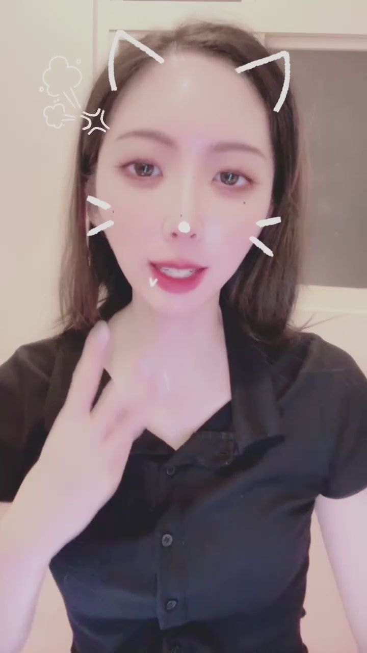 ve_venus : 妍妍的可愛三連拍😘💓 #甜美 #可愛Babe