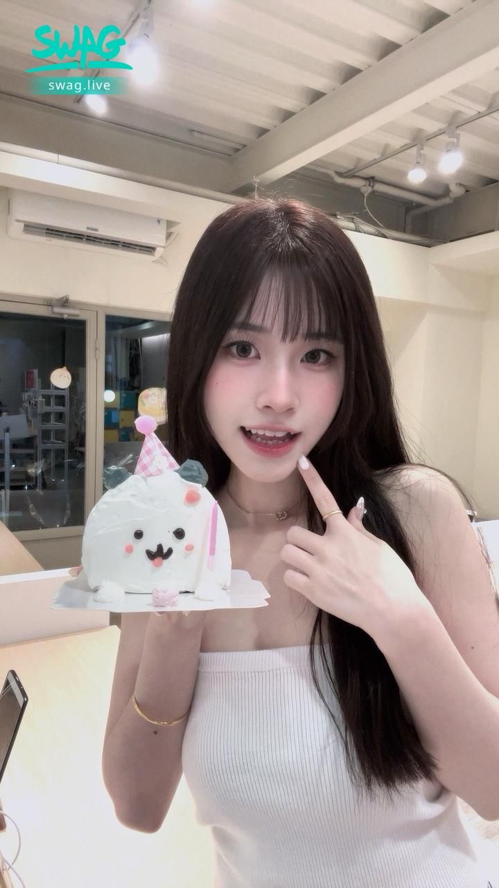 cathy0830 : 8月謝謝你們陪我過生日以及禮物支持🎁
9月我來讓你們許願💓
趕快來私訊我找我許願✨Babe