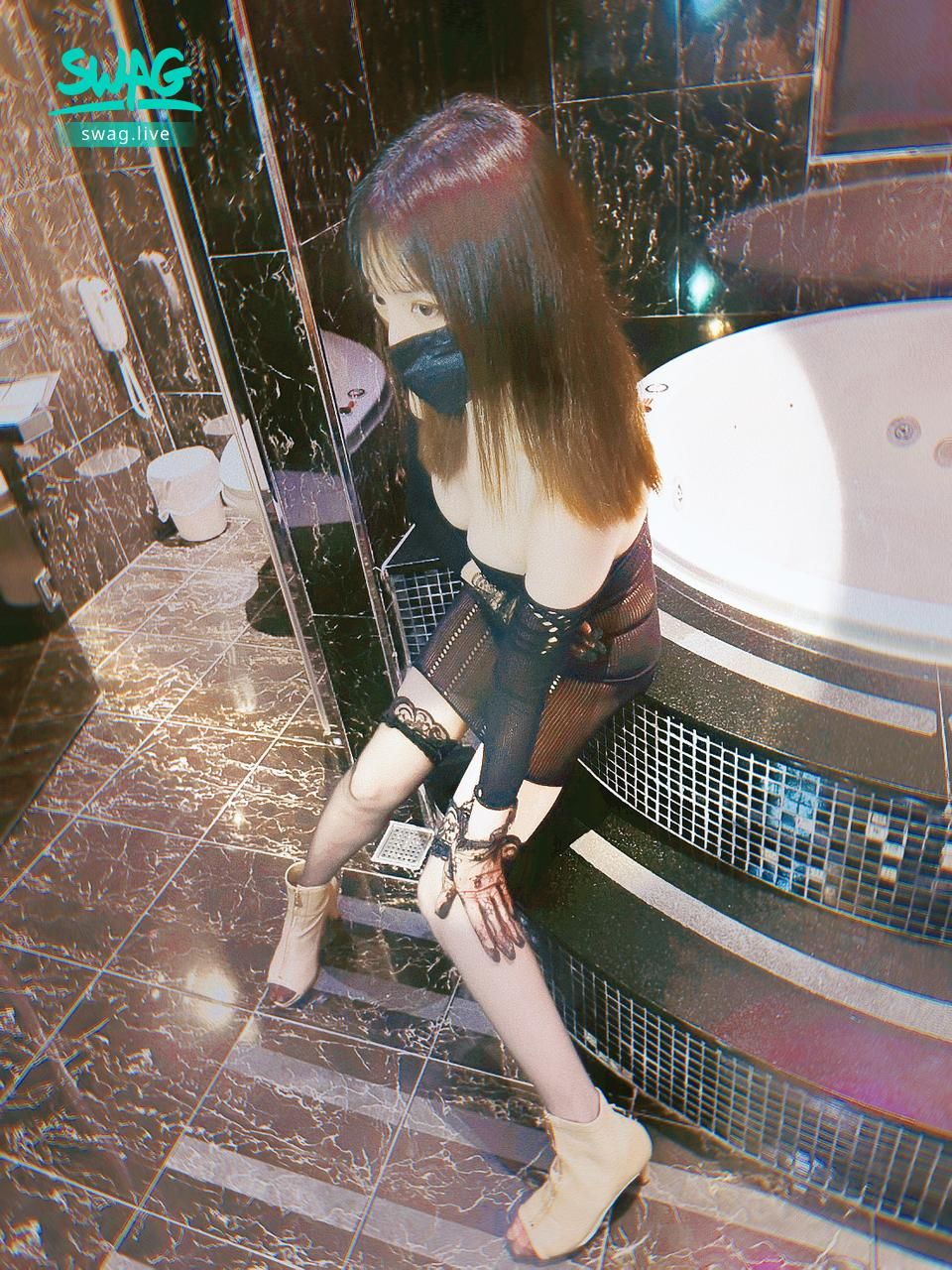 raininglove : 美女的感情尤如暴風雨🌊