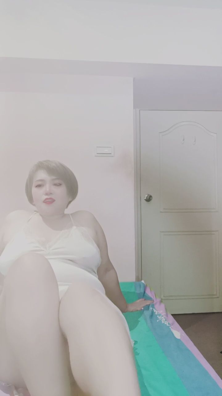  : 想看看不一樣的我嗎？從近距離特寫到全身的迷人姿態✨ #甜美 #居家 #蕾絲睡衣