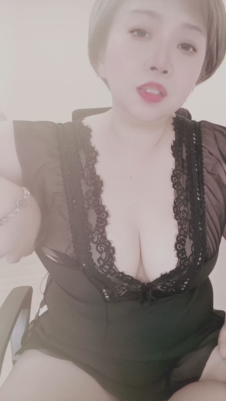  : 屬於我們的溫柔時光，今晚也要開心喔！🌙 #溫柔 #甜美日常 #女友感