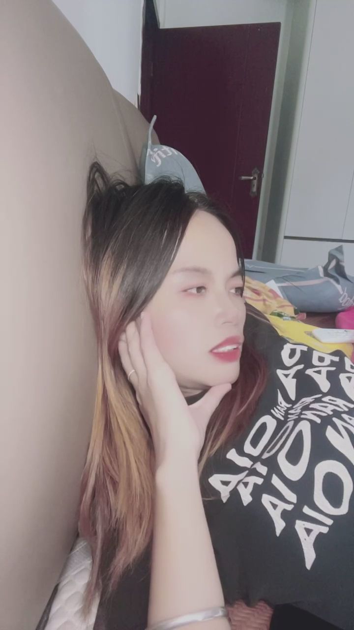  : 被這個俏皮的眨眼電到了嗎？😘 快來陪我～ #女友感 #男友視角 #心動瞬間 #放電