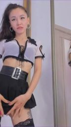 jessicahope : 裙底下的粉色小秘密,藏不住的愉悅表情 #性感 #私密