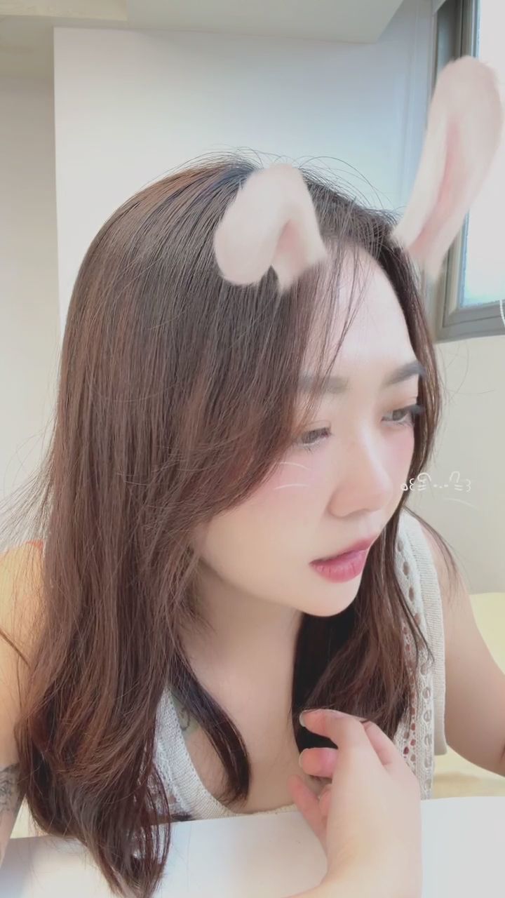  : 突然的捧臉殺，心跳都要漏一拍了 😳✨ #捧臉殺 #親密互動 #甜美