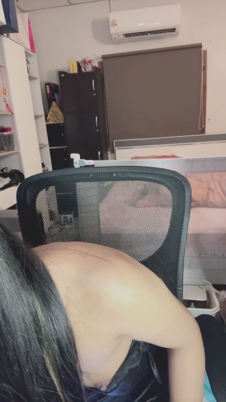  : 這一刻的眼神，誰能抵擋？✨ #撩髮 #女神 #迷人曲線 #直播日常