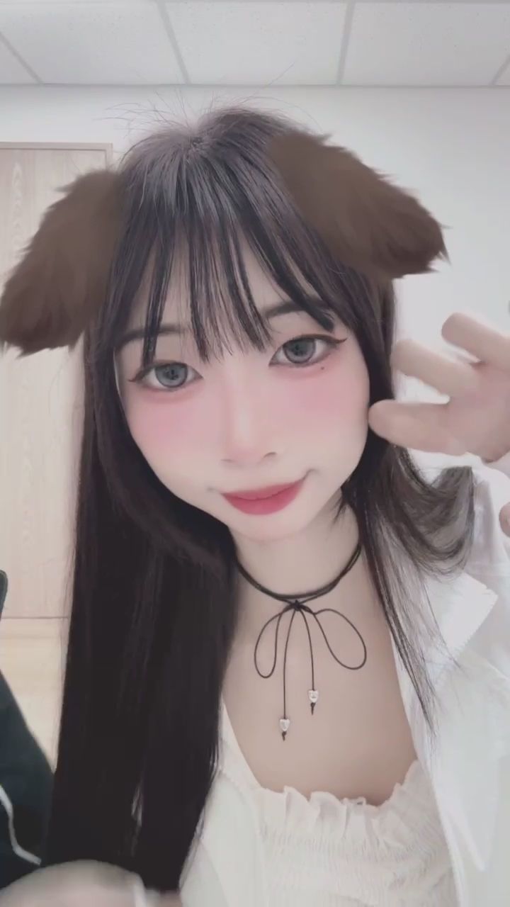 nn_17209 : 再靠近一點，感受我的呼吸吧 💖 #近距離 #甜美對視 #心動