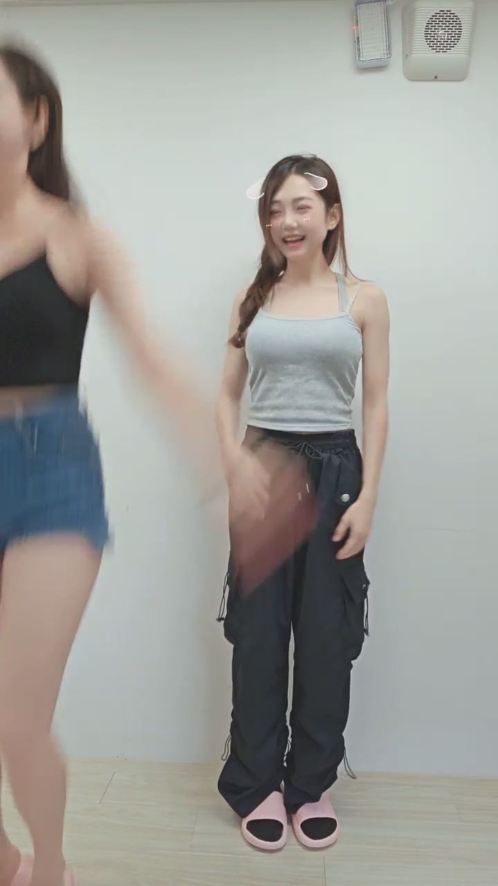 5423qt : 雙倍的快樂！和閨蜜一起開合跳，活力滿滿停不下來👯‍♀️💦 #雙人互動 #開合跳 #運動女孩 #福利