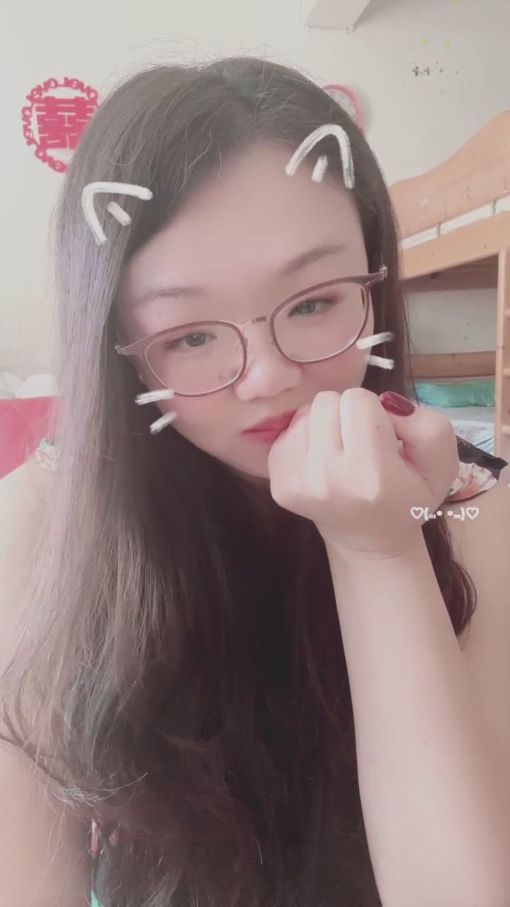  : 戴著眼鏡的鄰家女孩，想聽我跟你說些什麼嗎？👓💕 #眼鏡娘 #女友視角 #日常互動