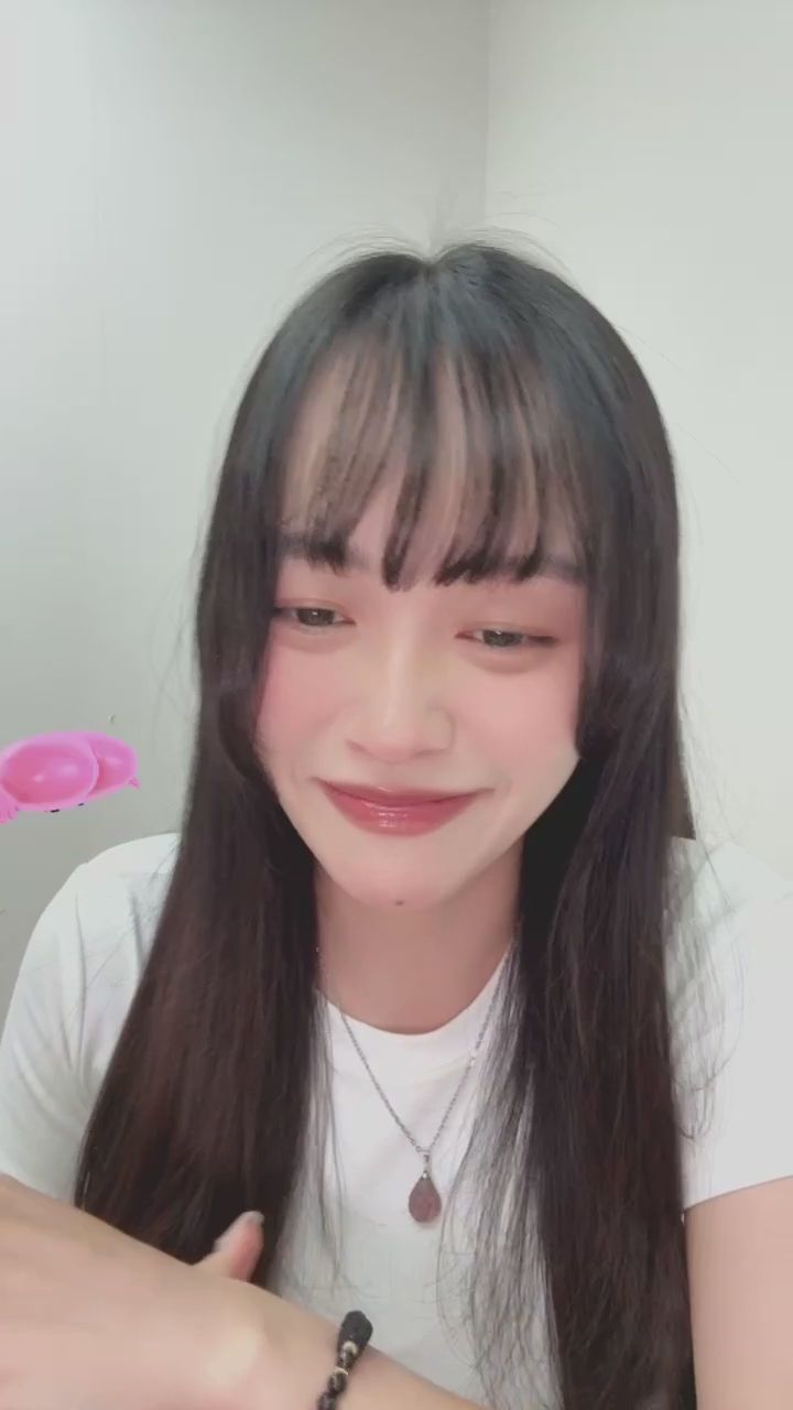  : 粉絲用親親堵住元元的嘴不讓元元講話🤭 #愛心飛吻 #可愛