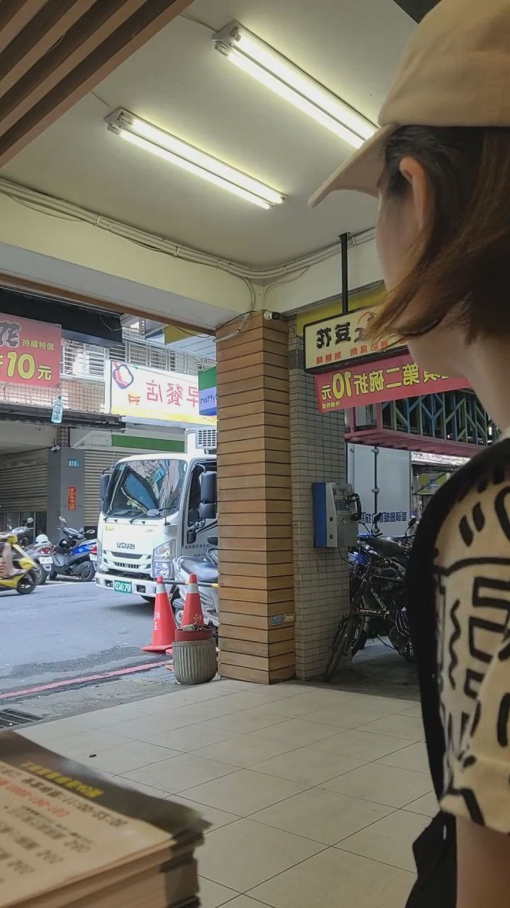  : 超近距離的眼神交會，帶你一探究竟！ #攤位日常 #近距離 #第一視角