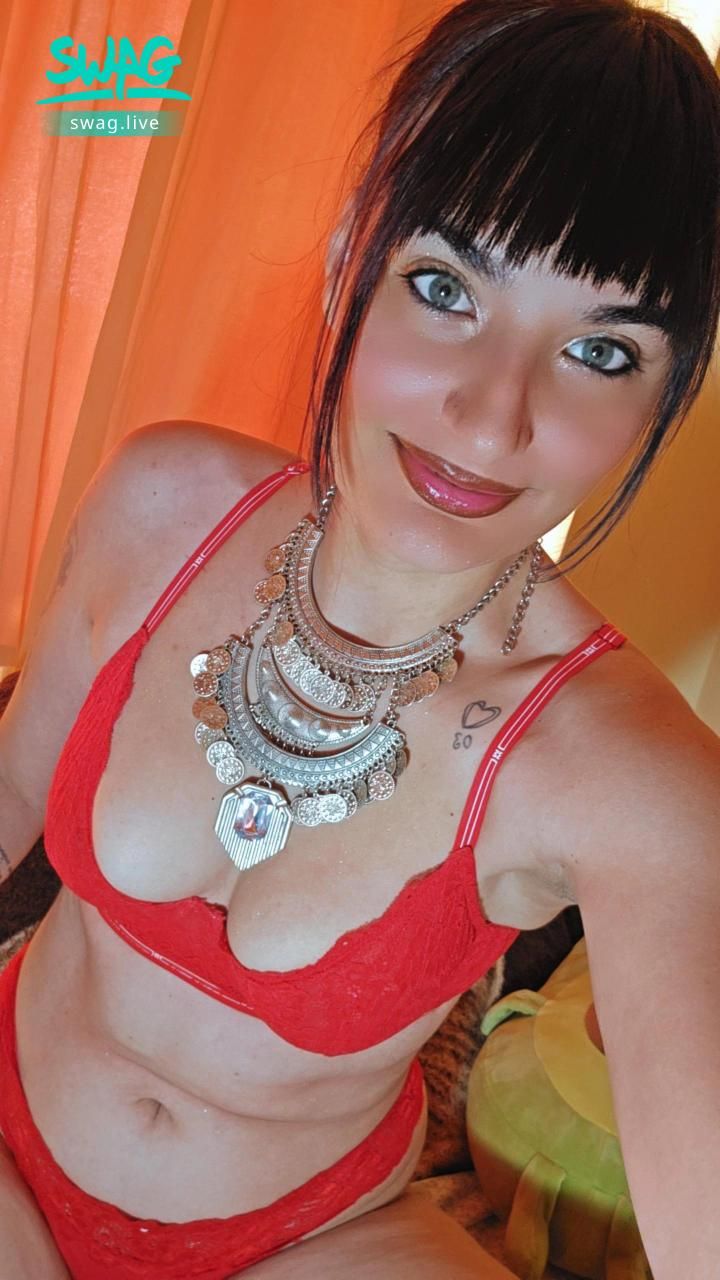 blaxya89 : red😈❤️