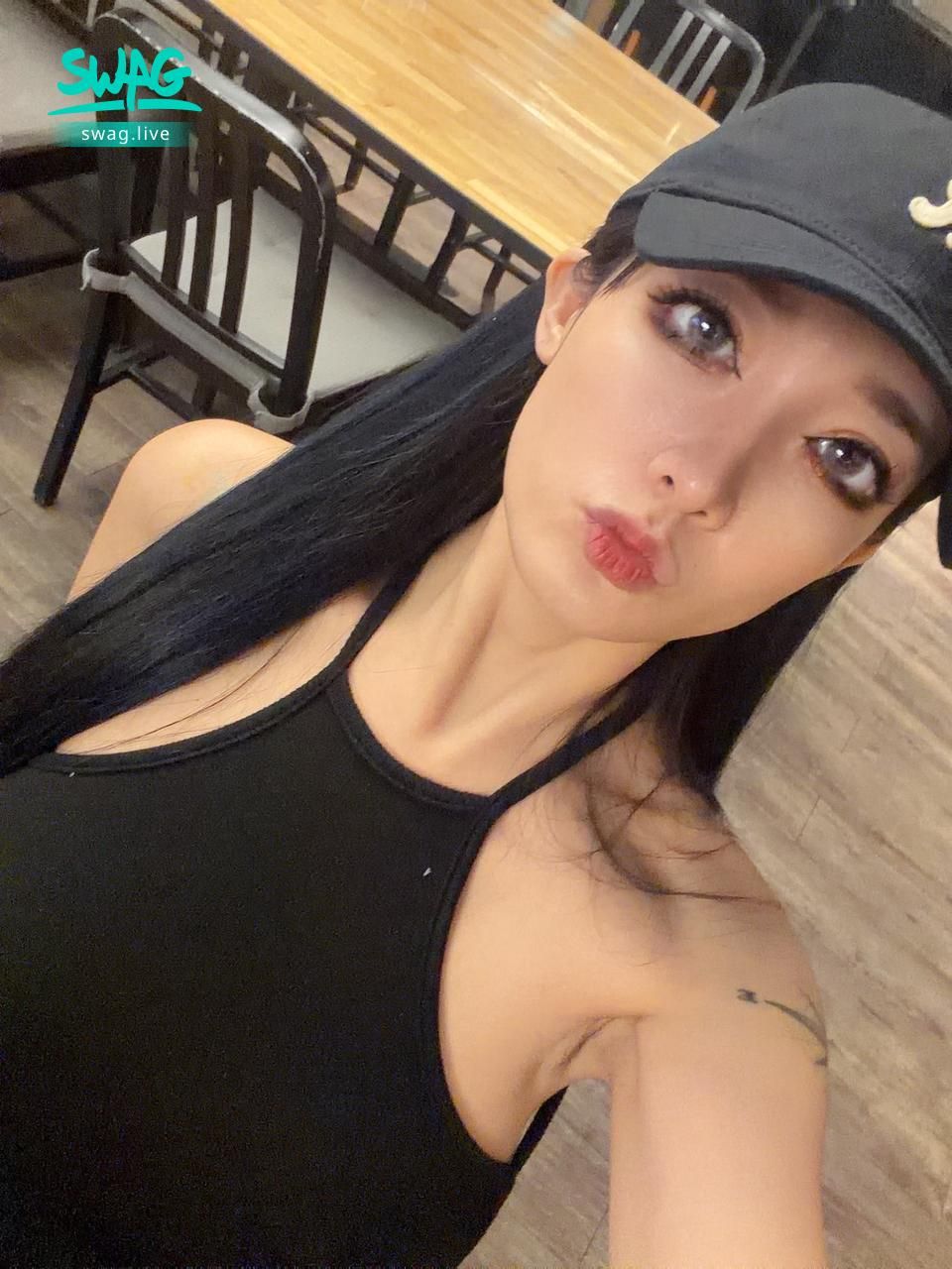 sugercathy : 🔥多人實戰長片上架🔥熱騰騰快去解鎖❤️看凱希吃幾根肉棒，被幾根肉棒捅
