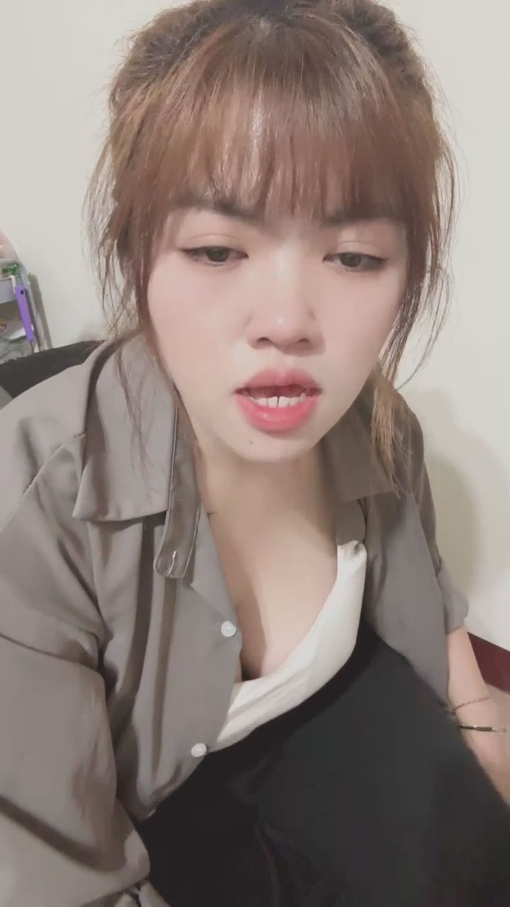 egg_ta : 這樣看著你，有成功吸引到你的注意嗎？💋 #心動瞬間 #近距離互動