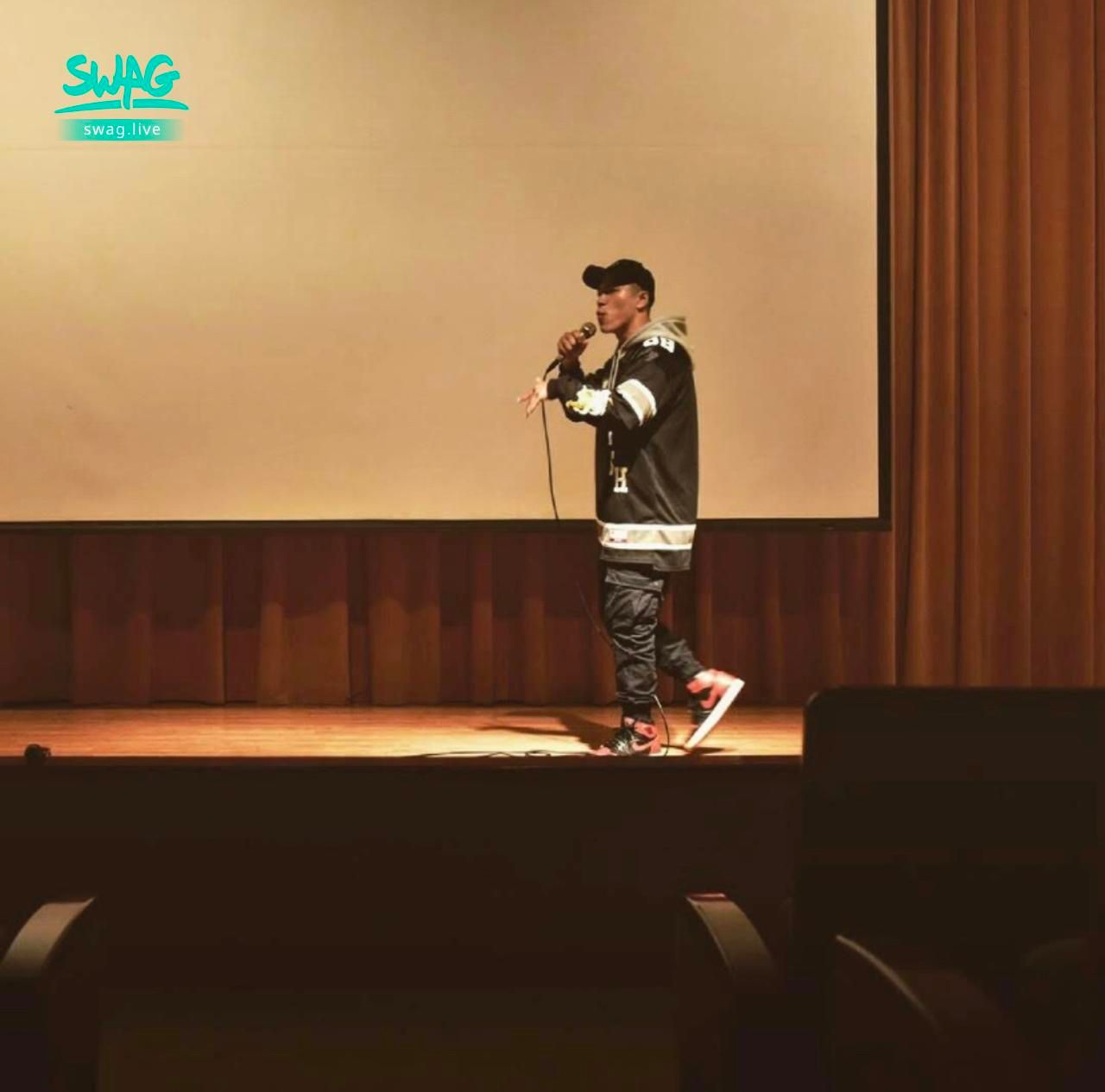  : 時間：9/14(一)15:00-17:00
主題：偷尼老師來上課了😎😎😎
目標：達成3萬鑽
達標就：任選口音方式唱歌
#綠播