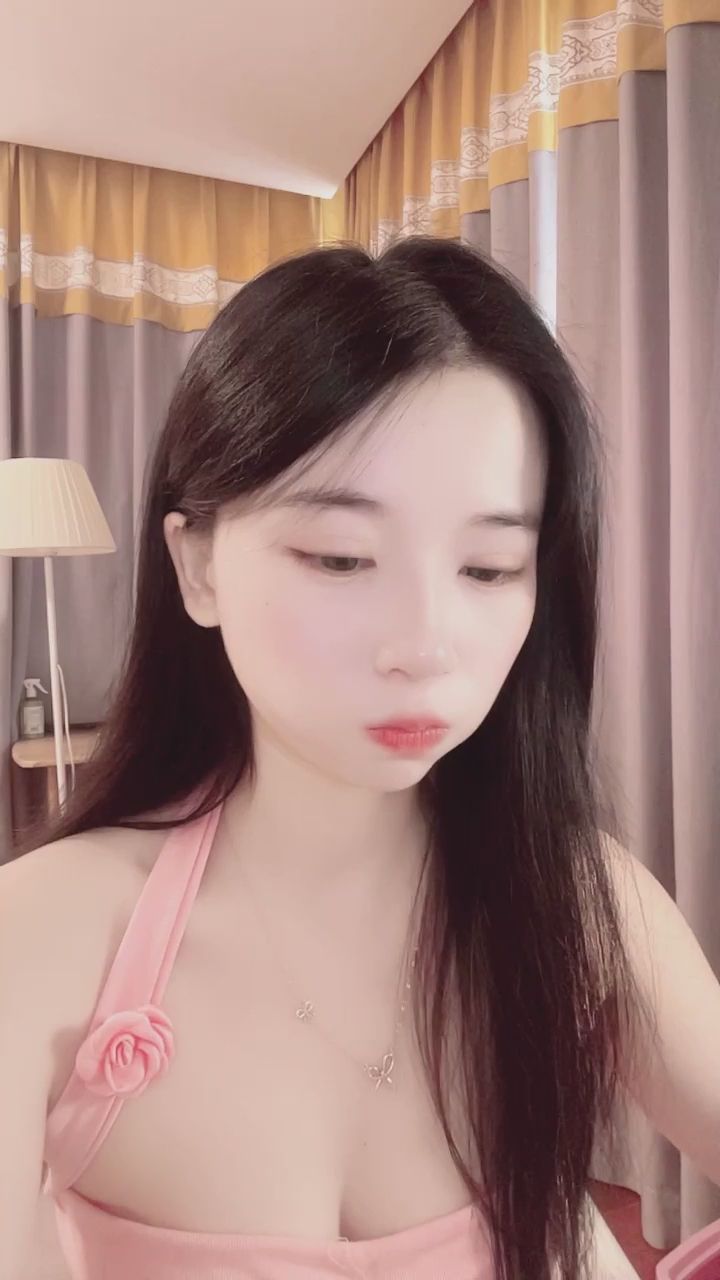  : 捕捉到調皮可愛的瞬間！🥰✨ #直播日常 #可愛 #互動
