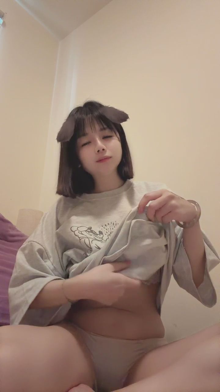 chavalove : 硬挺的奶頭🥵保證你愛不釋手!!!!!!!