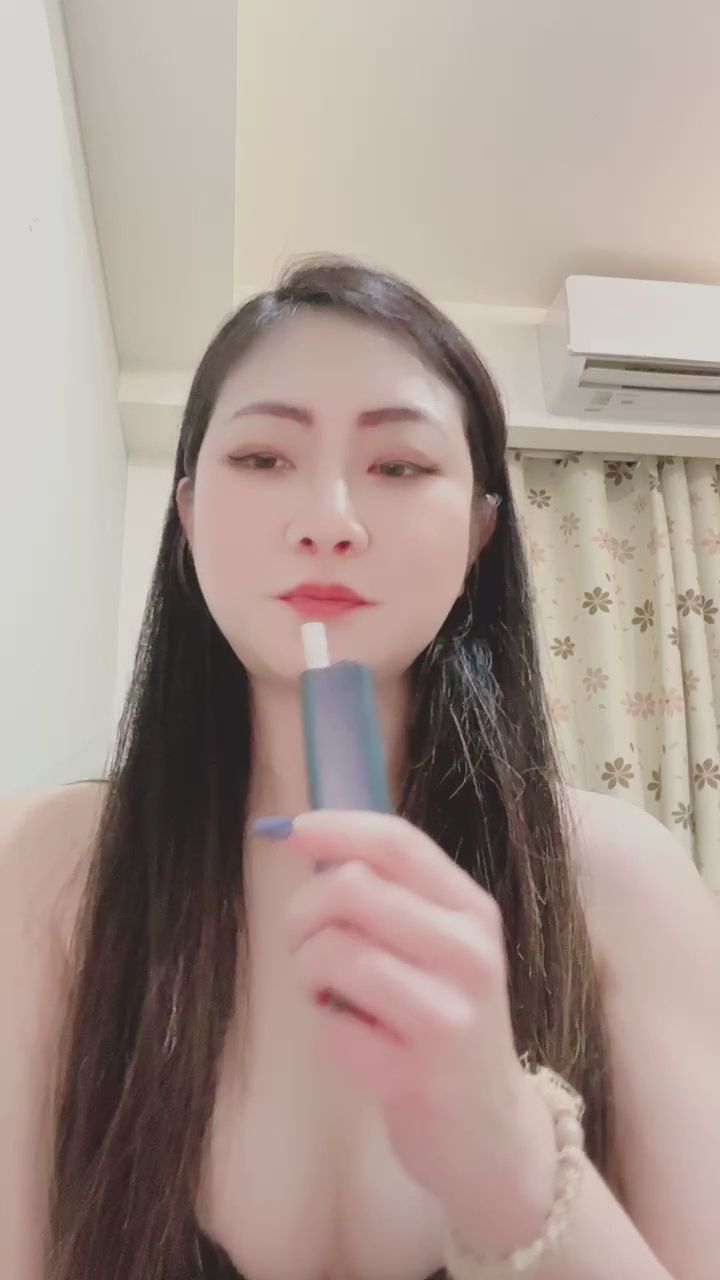  : 這一刻的甜美笑容，只為你綻放。💖✨ #甜美 #笑容 #心動瞬間 #日常互動