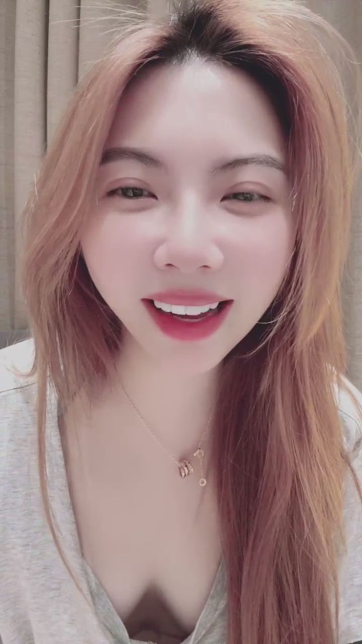  : 🤭🤭 #直播日常 #甜美女孩 #心動瞬間