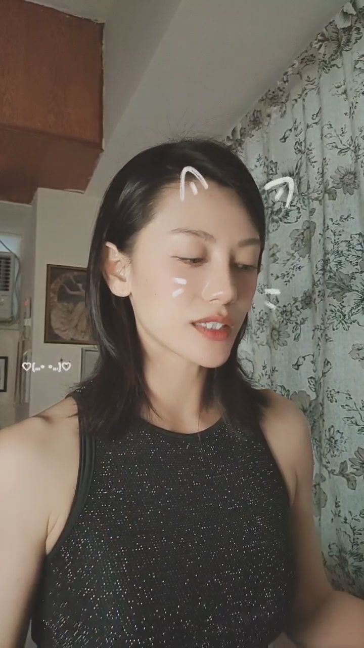  : 這波溫柔的撩髮，有沒有撩到你的心？來聽我悄悄話 💖✨ #溫柔 #居家對話 #私密互動