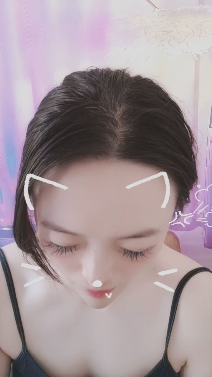  : 抓到你在偷看我了！這個抬頭甜笑有沒有電到你？⚡️😍 #甜美笑容 #心動瞬間 #女友日常