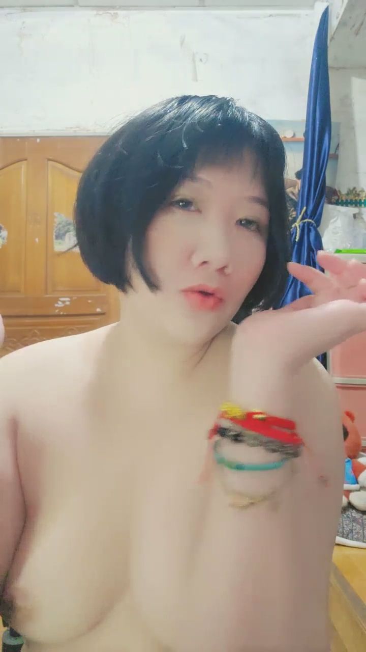  : 調皮的表情與姿勢，讓你移不開視線～ ✨ #性感 #誘惑 #直播 #福利