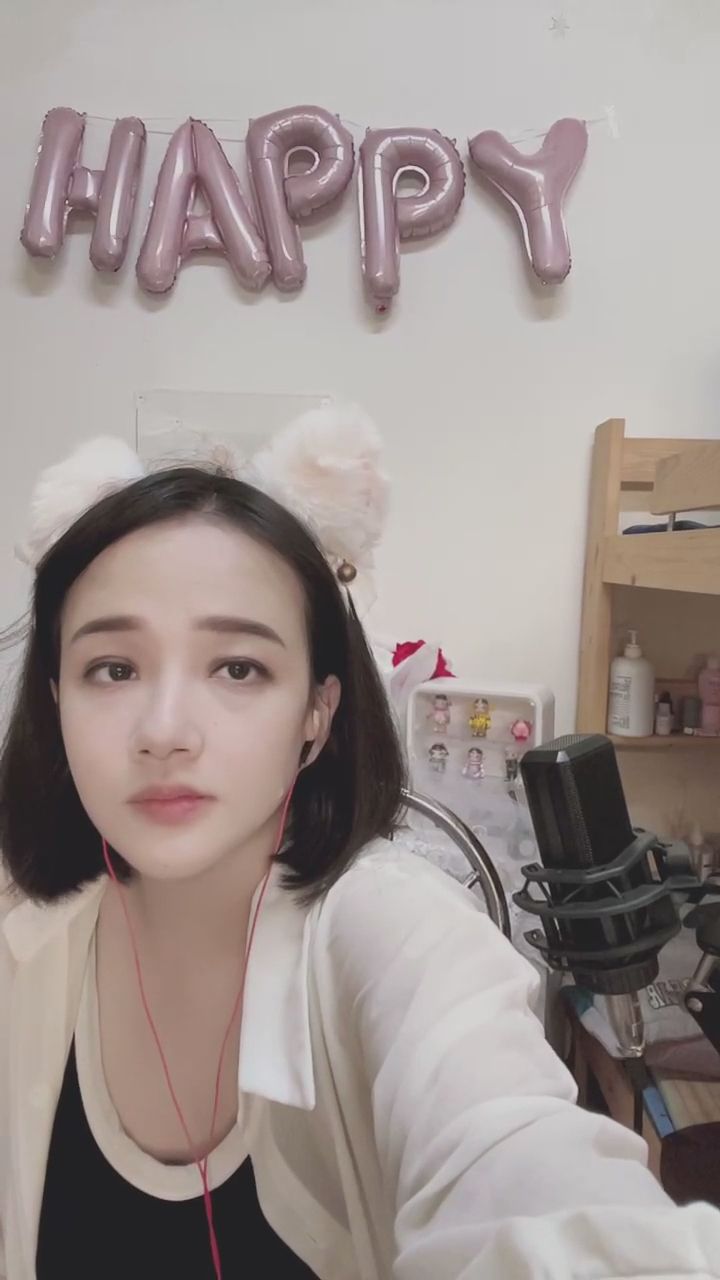  : 甜美靠近，給你滿滿的心動瞬間！💖✨ #甜美 #心動 #直播日常