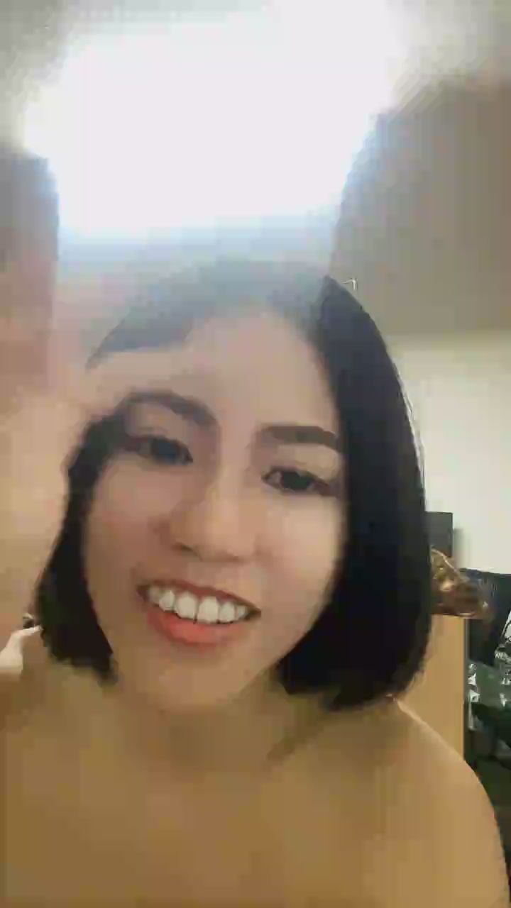 : 這種近距離視角你給幾分？鏡頭前的反差驚喜絕對讓你心動。#性感 #視角 #互動