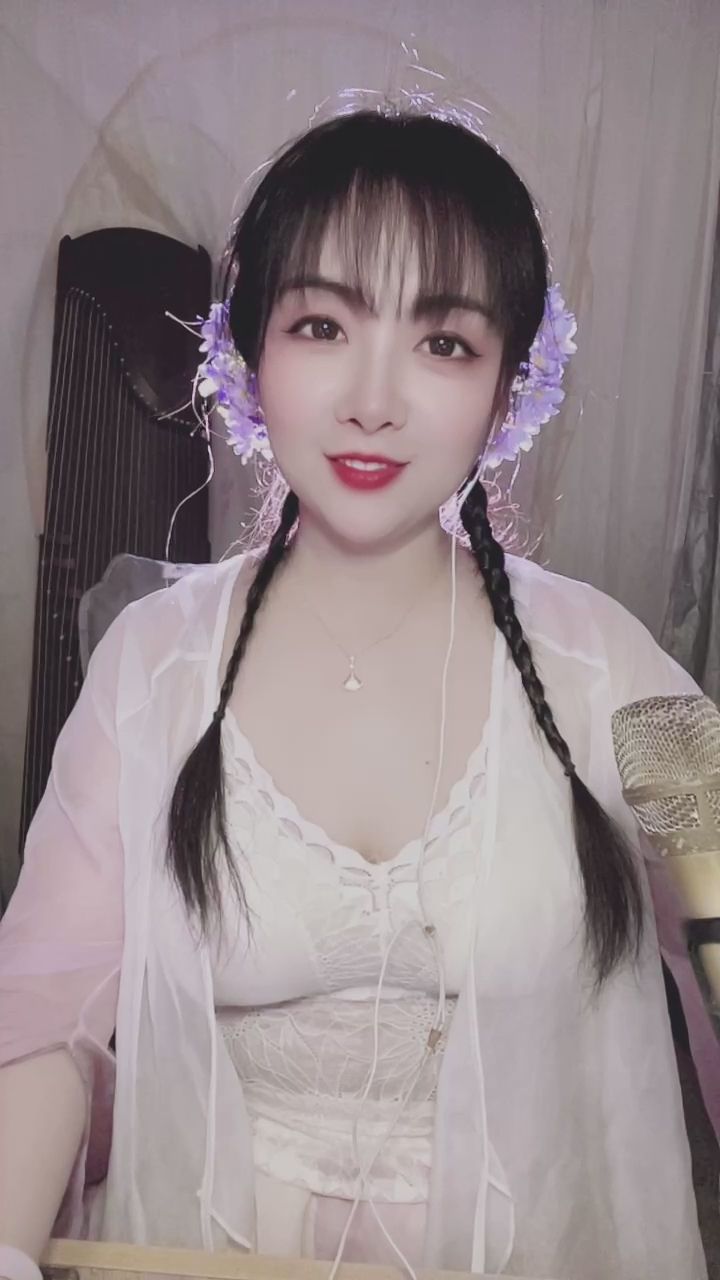  : 被這個甜美的笑容治癒了！今天也要開開心心喔🥰 #古風女神 #甜美笑容 #女友感