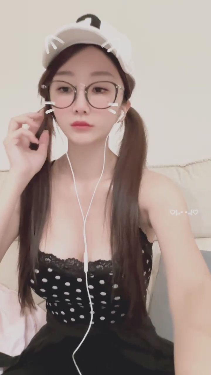  : 專屬飛吻請查收！這份甜度你給幾分？ #貓耳 #飛吻 #甜美日常