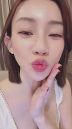 olivia__ : Babe再靠近一點點,感受這份專屬的心動 💋 #心動瞬間 #長腿 #日常