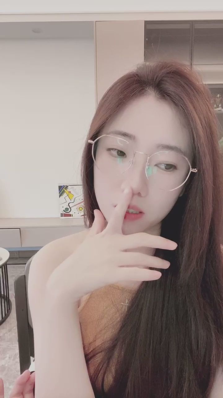  : 噓... 專屬我們的秘密時間🤫💖 #眼鏡娘 #專屬互動 #心動 #直播精華Babe