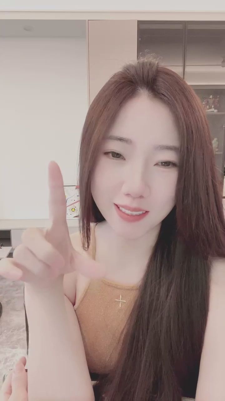  : 我的眼裡只有你，你看見了嗎？ 😘 #深情對視 #誘惑 #滿滿互動