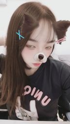 chiaybaby : 抓到一隻愛可愛的小貓咪,被這眼神盯著誰能受得了?🥺💕 #女友感 #心動 #聊天