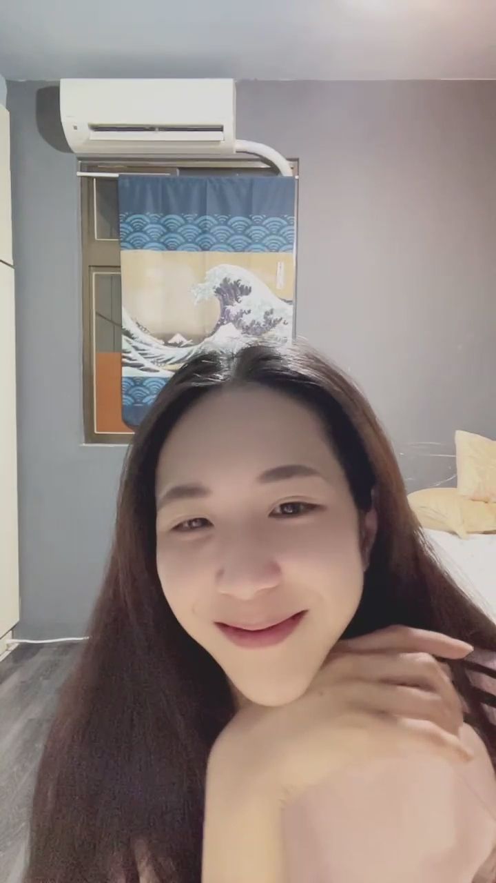 beatrice_ : 送上我的小心心,給你滿滿的愛!❤️ #甜美 #互動 #手指愛心