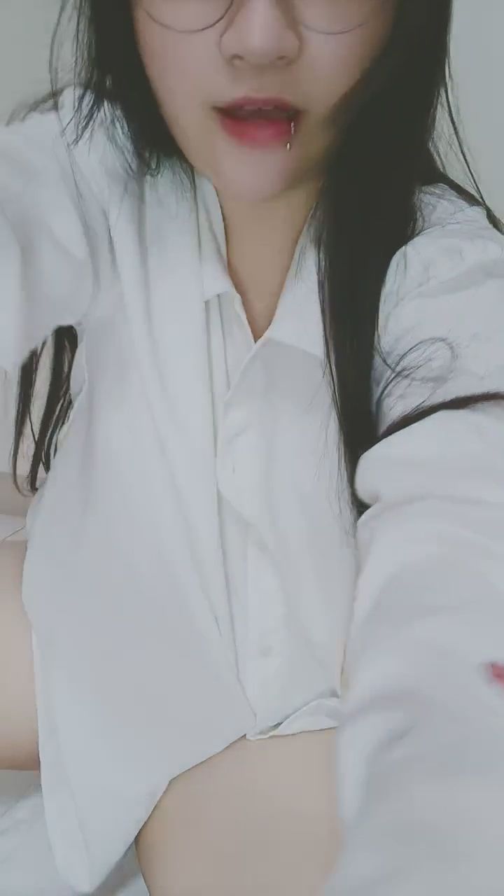  : 慢慢靠近... 給你一個意想不到的性感驚喜 🔥 #白襯衫 #性感 #福利