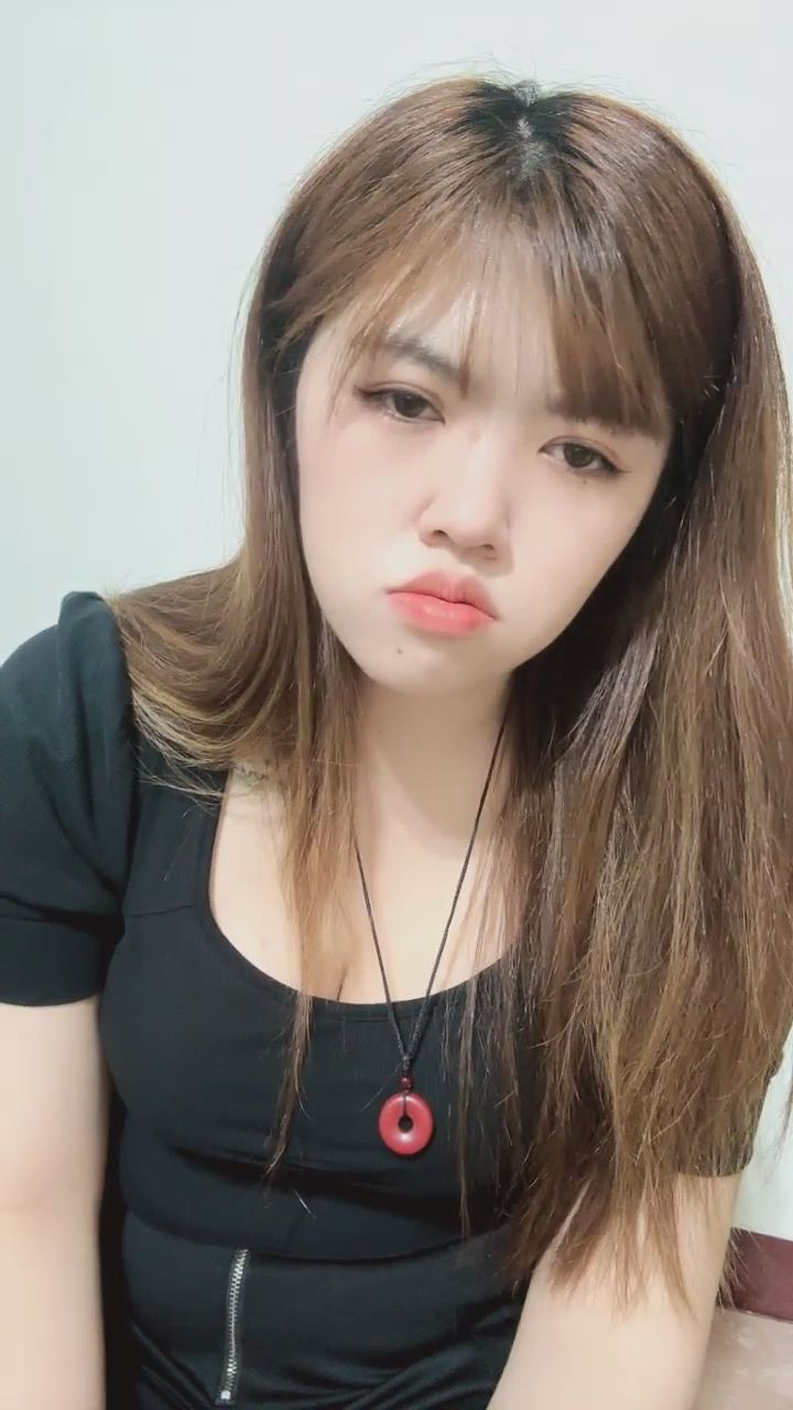  : 近距離的專屬視角，這樣看著你有心跳加速嗎？👀💋 #特寫 #眼神交流 #專屬視角