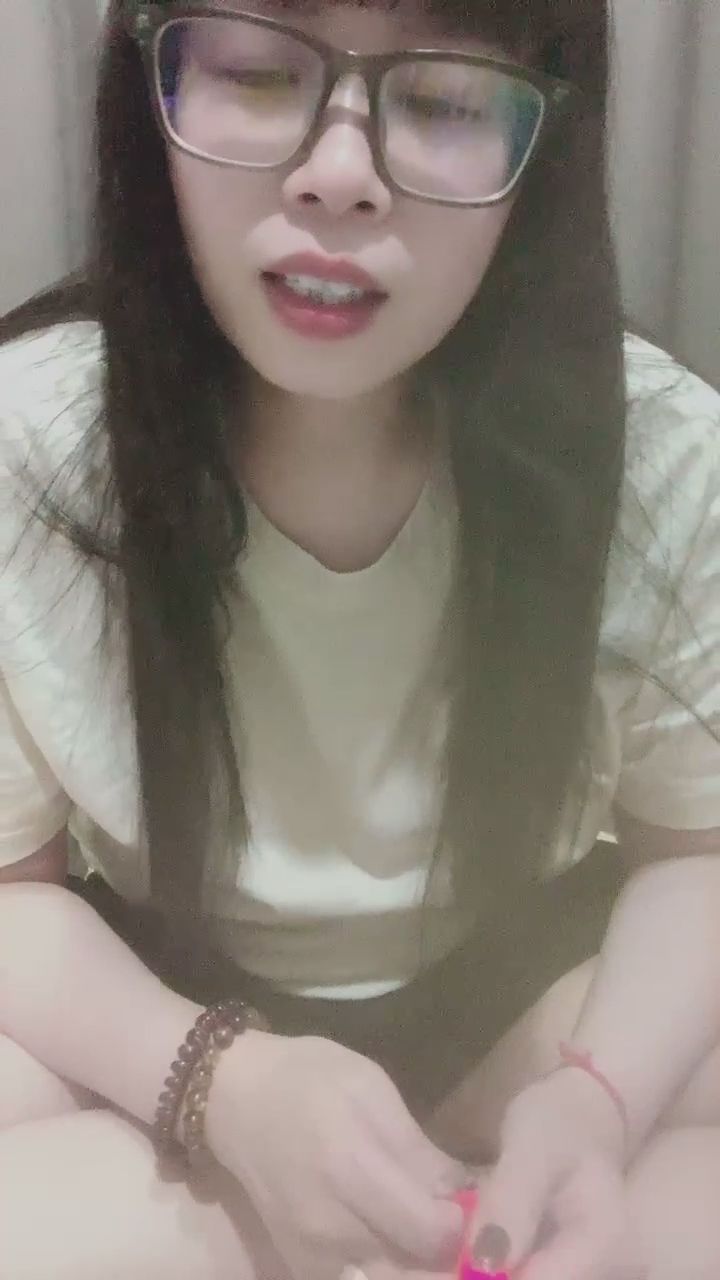 staly678 : 深夜的粉色小驚喜！跟著直播主一起探索這個好玩的玩具吧 😈💖 #深夜互動 #直播精華 #粉色秘密