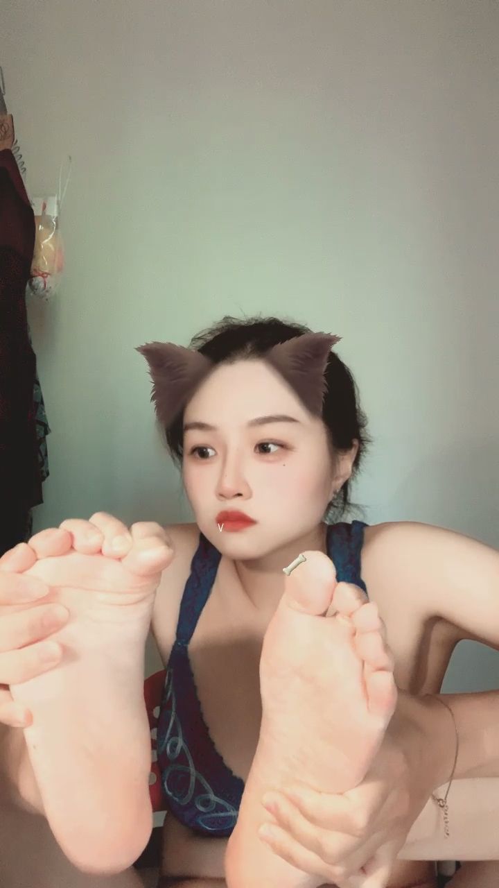 kimisepony : 專屬福利時間！柔軟腳底與俏皮腳趾的近距離特寫🐾👣 #足控 #美足 #貓耳 #特寫