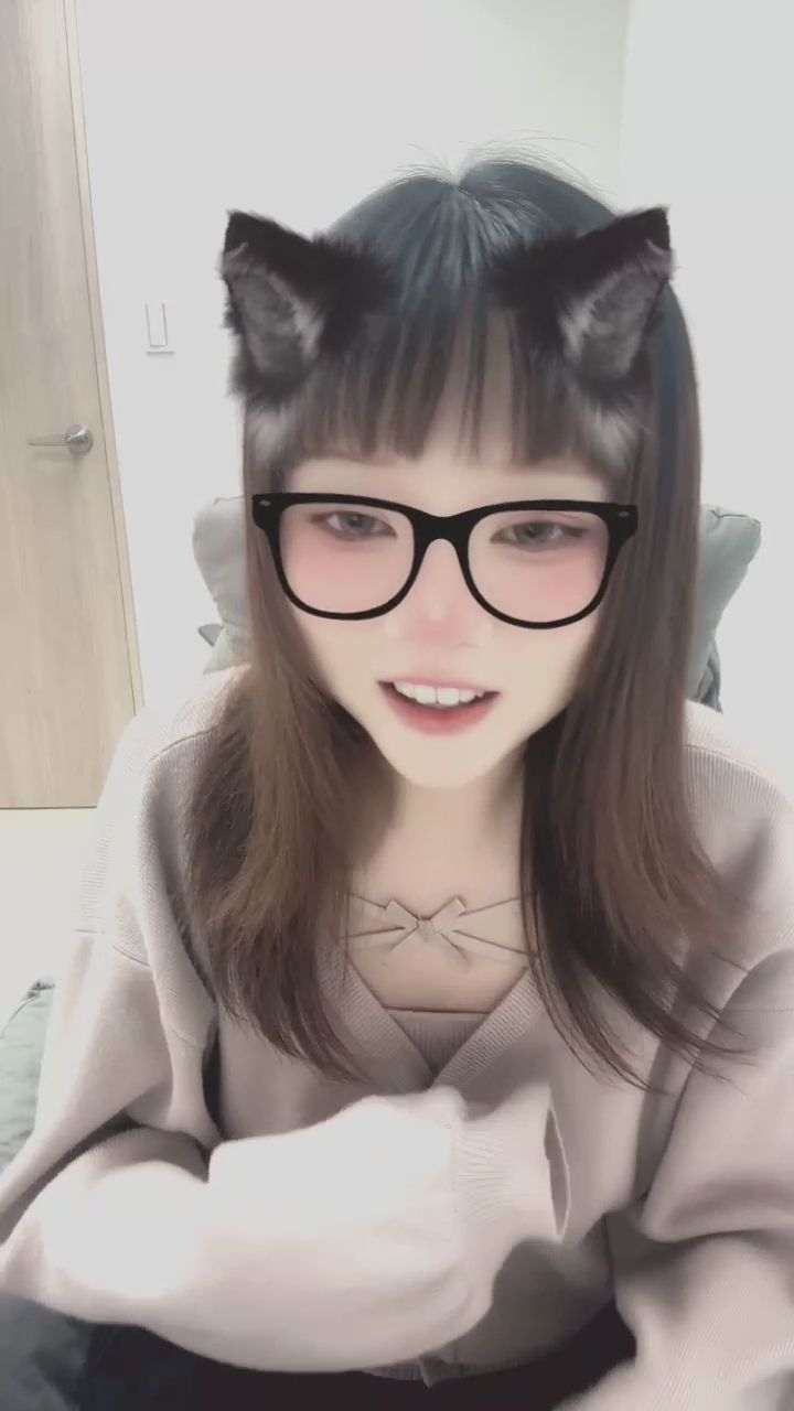  : 每個社群都是主委本人經營的～❤️🐾 #貓耳娘 #眼鏡控 #甜美 #直播精華